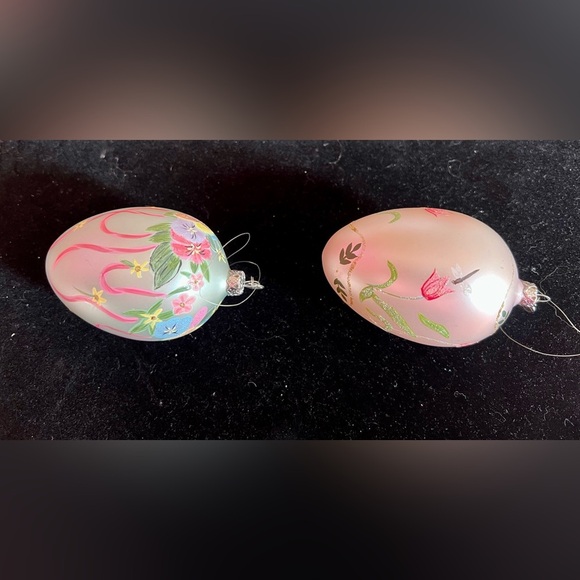Dept 56 Holiday Decorated Hand Painted Eggs Shaped Ornament Easter Christmas 2pc - Picture 2 of 4